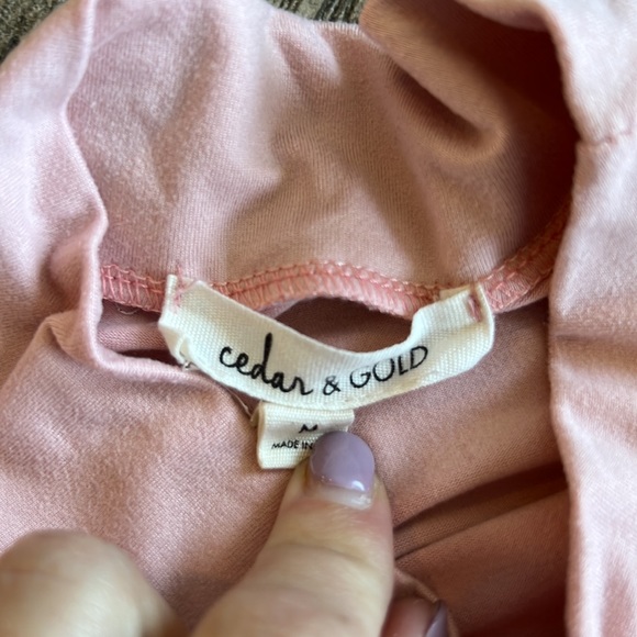 Cedar and gold pink top - Picture 4 of 5